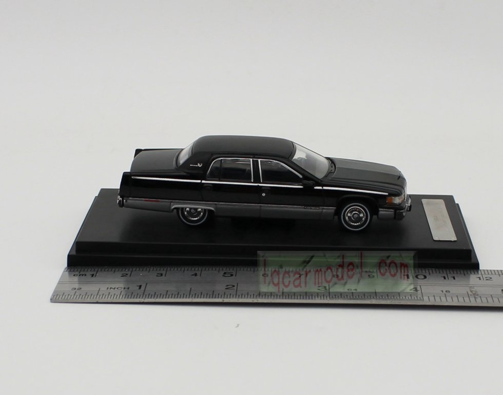 1/64 Cadillac 120th Anniversary Classic Collection 1993 FLEETWOOD BROUGHAM Diecast Model - Image 3