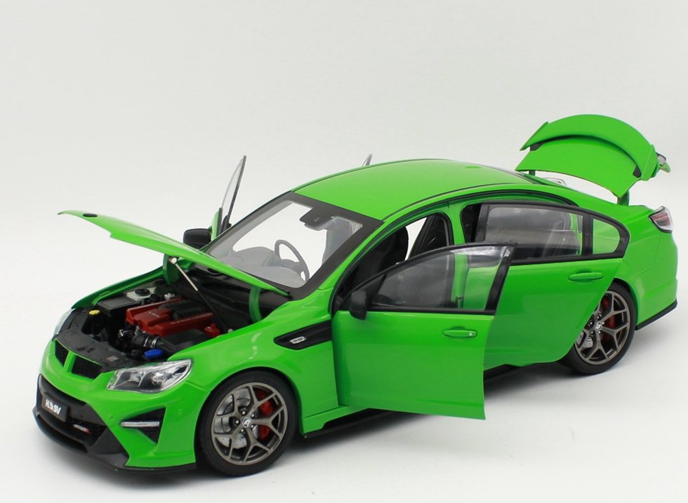 1/18 B1/18 BIANTE Holden HSV GTSR HERON Collectible Car Model Green color - Image 4
