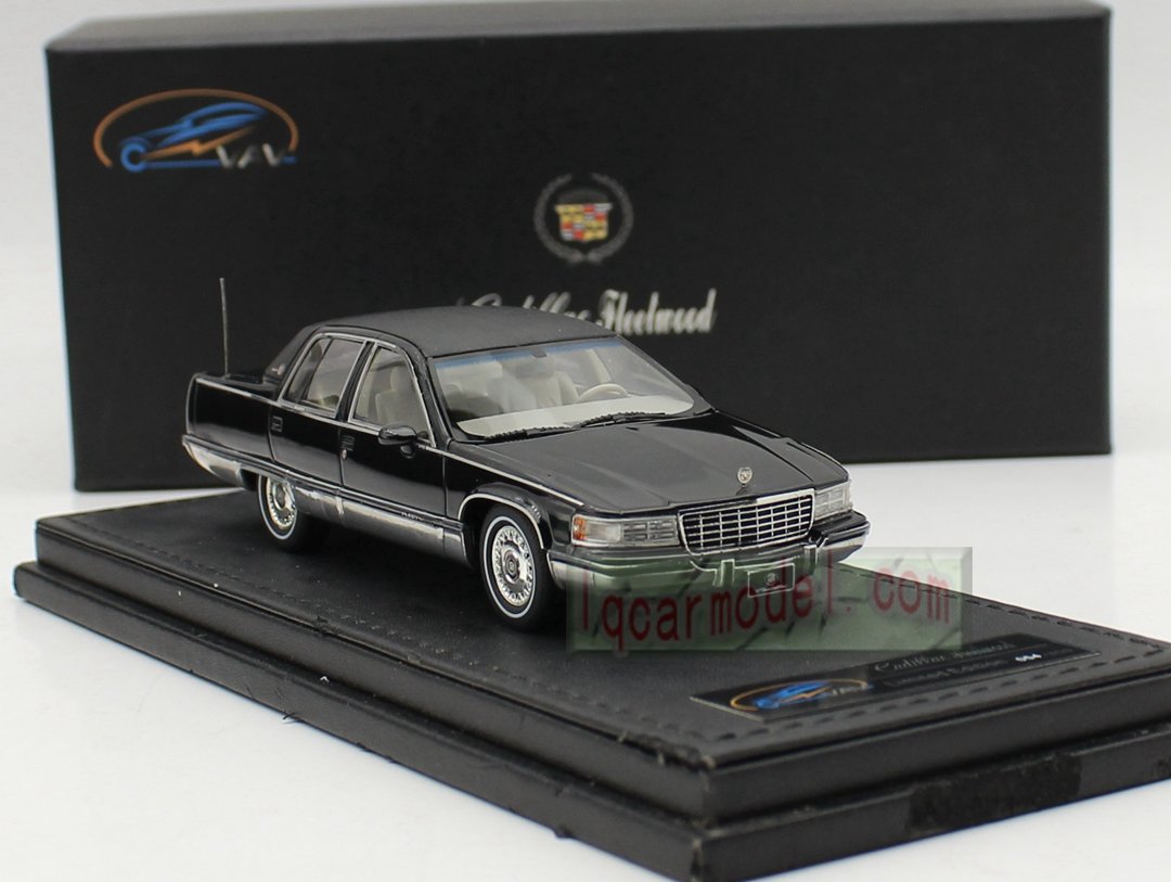 1/43 VAV 1993 Cadillac Fleetwood Brougham Car model Black color Flaw - Image 4