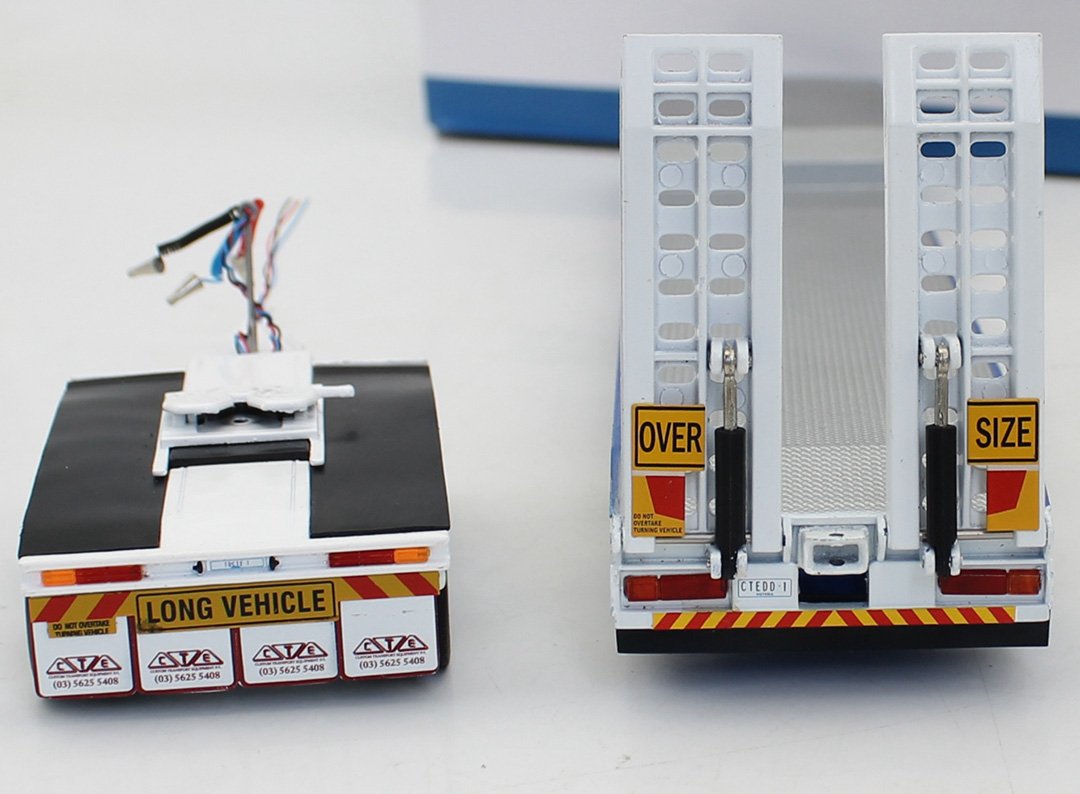 1/50 Iconic Replicas 45' EXTENDABLE DROPDECK Drop Deck Trailer blue&white Diecast - Image 6