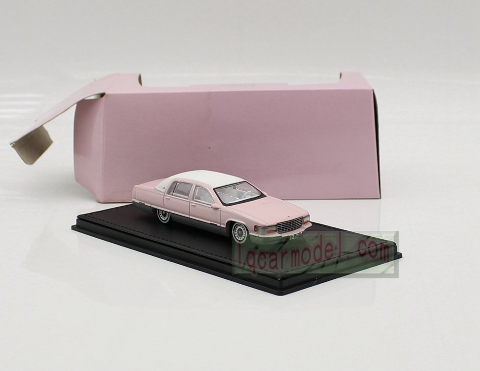 1/64 Scale GOC 1993 Cadillac Fleetwood Car model Diecast Pink color - Image 7
