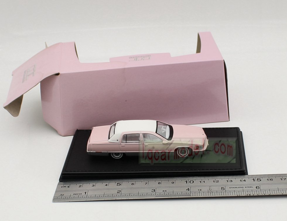 1/64 Scale GOC 1993 Cadillac Fleetwood Car model Diecast Pink color - Image 6