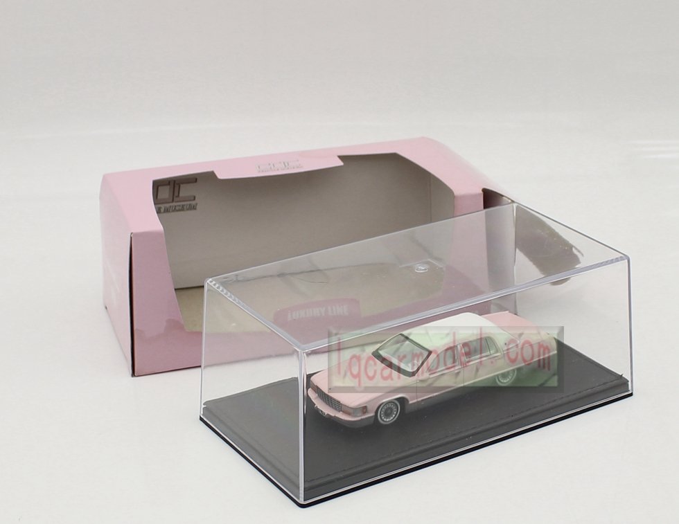 1/64 Scale GOC 1993 Cadillac Fleetwood Car model Diecast Pink color - Image 4