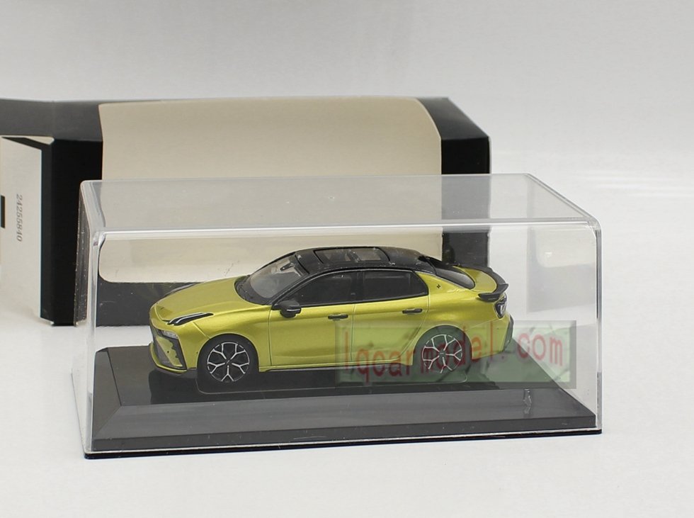 1/43 Scale Lynk&Co 03 Diecast Model - Image 4